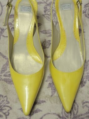 Arturo Chiang Bright Yellow Patent Pointed-Toe Slingback Heels